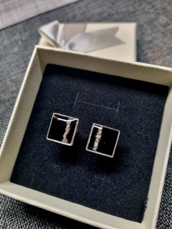 Preserving Ashes into Jewellery Aberdeenshire
